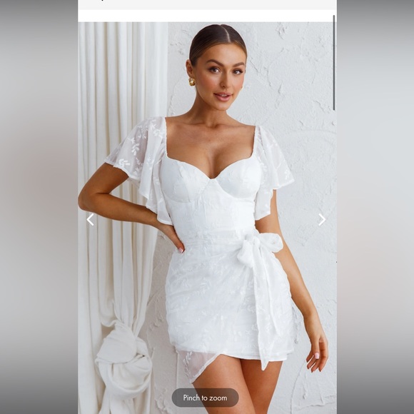 Dress from selfie Leslie - Picture 1 of 2